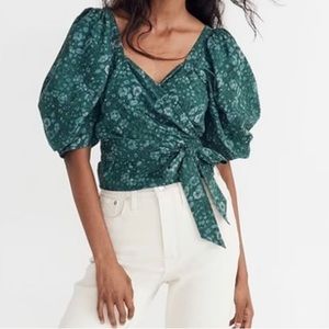 COPY - Madewell Seersucker Sweetheart Wrap Top in
Woodland Floral (XS)